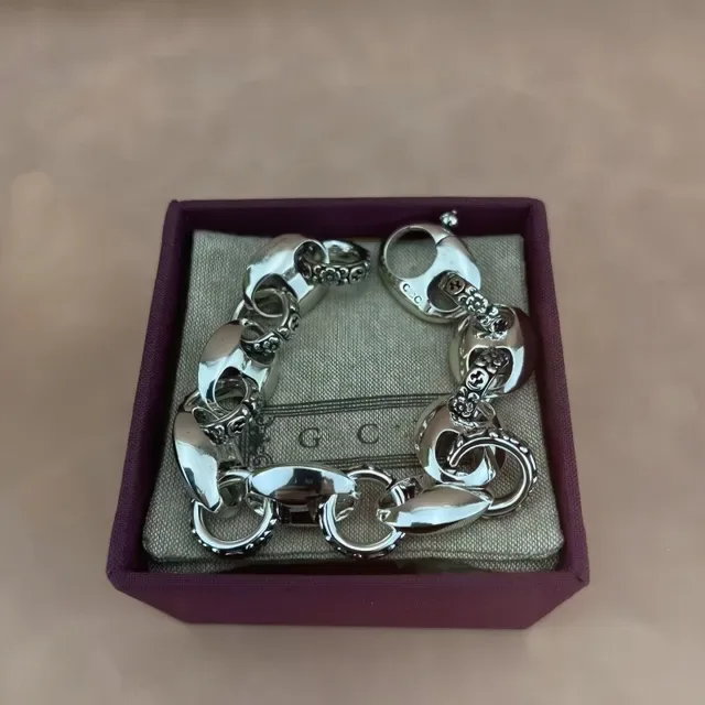 Gucci Iconic Chain Floral-Engraved Silver Tone Bracelet 3