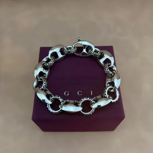 Gucci Iconic Chain Floral-Engraved Silver Tone Bracelet 4