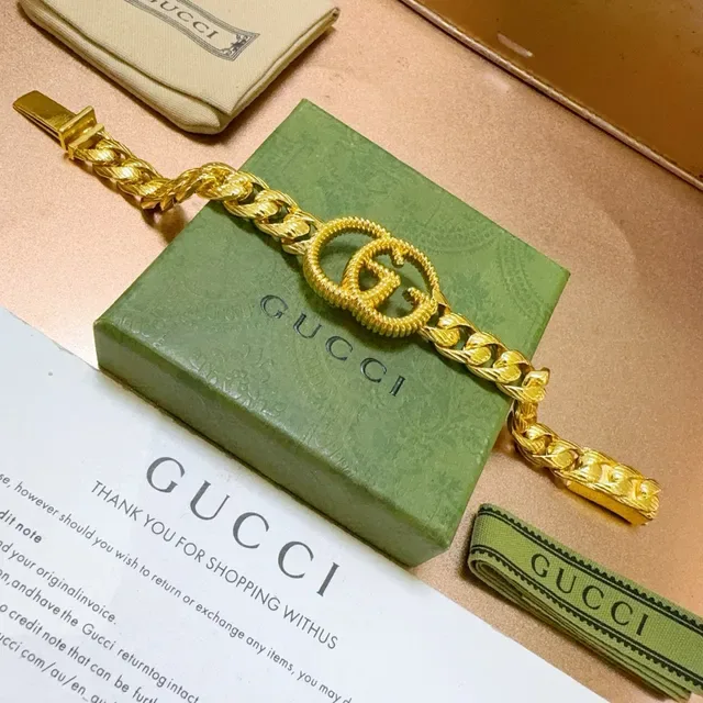 Gucci Interlocking G Gold Curb-Link Bracelet 3