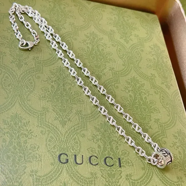 Gucci Interlocking G-Link Engraved Silver-Tone Necklace 6