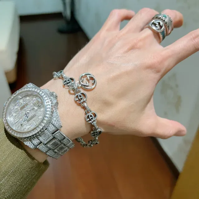 Gucci Interlocking G Motif Silver-Tone Chain Bracelet 2