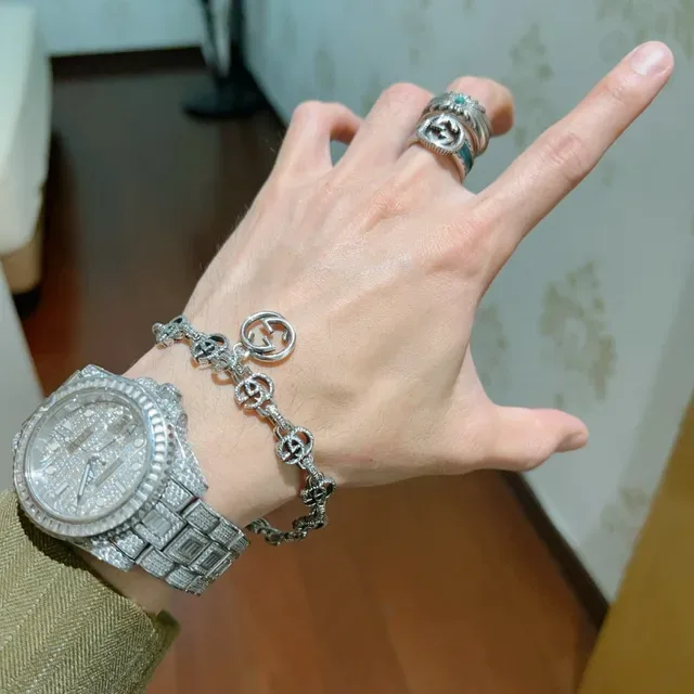 Gucci Interlocking G Motif Silver-Tone Chain Bracelet 5