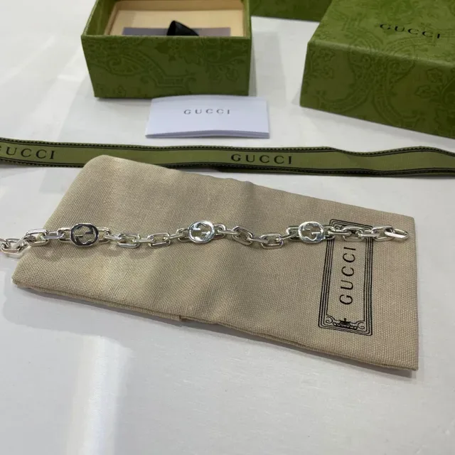 Gucci Interlocking G Silver Chain Bracelet 4