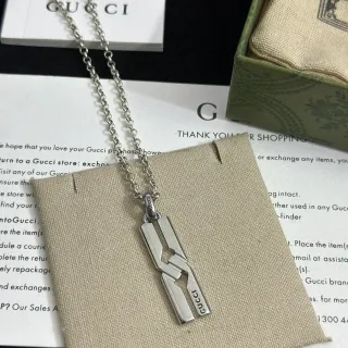 Gucci Pendentif Interlocking Geometrico Argent Beige Gravure Verticale Collier