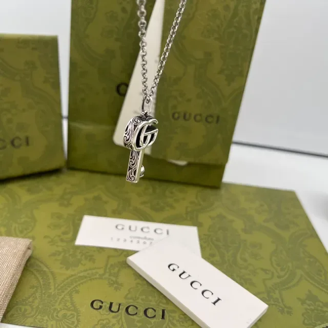 Gucci Key-Shaped Interlocking G Logo Silver-Tone Necklace 7