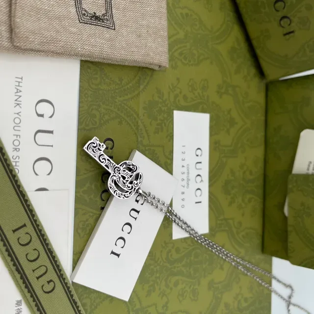 Gucci Key-Shaped Interlocking G Logo Silver-Tone Necklace 9