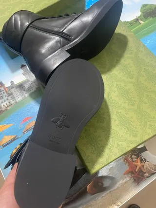 Gucci Le Cagole Botas de tornozelo de couro preto com Double G dourado 5