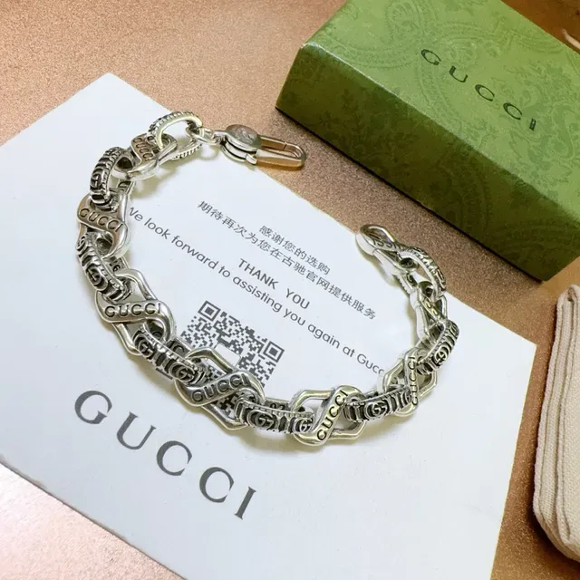 Gucci Link to Love Engraved Chain Silver-Tone Bracelet 2