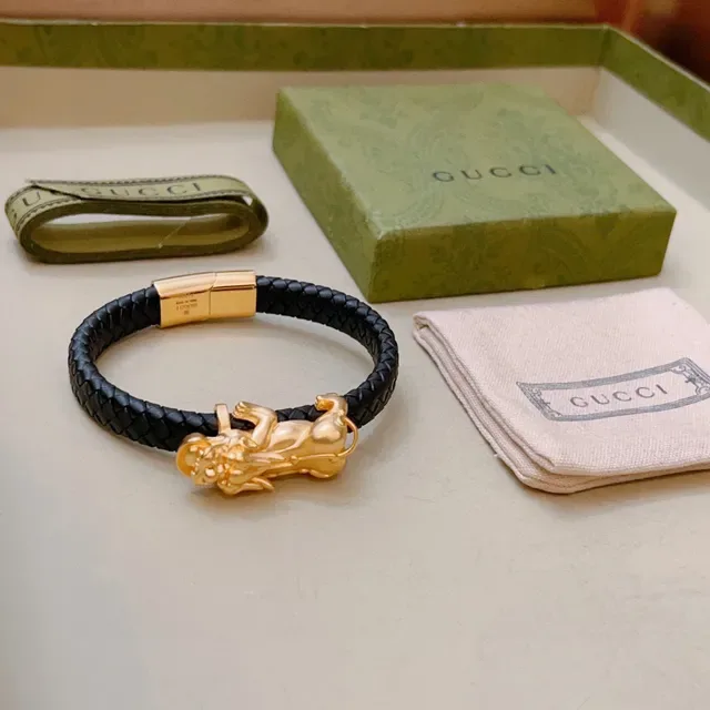 Gucci Lion Head Braided Leather Black and Gold Bracelet 3