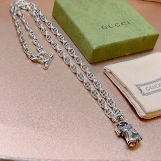 قلادة Gucci رأس الأسد Mariner-Link فضية