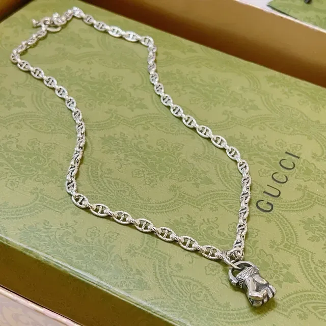 Gucci Lion Head Mariner-Link Silver Necklace 9