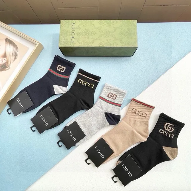 Gucci Logo-Embroidered Sports Socks 5