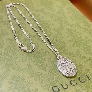 Gucci Metamorfosi Oval Pendant Silver Chain Necklace