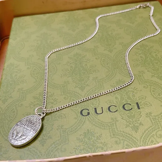 Gucci Metamorfosi Oval Pendant Silver Chain Necklace 3