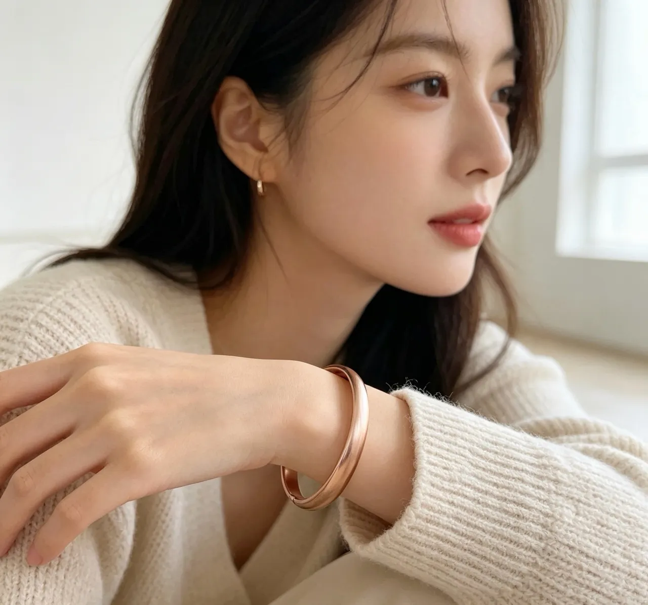 Gucci Minimalist Brushed Gold-Tone Hinged Bangle Bracelet 7