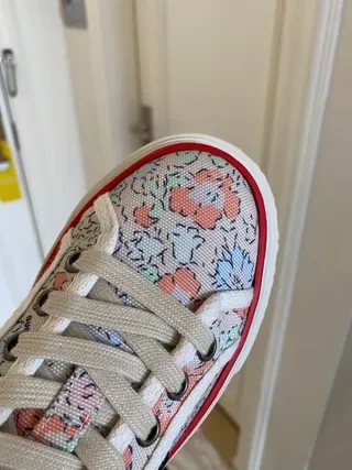 Gucci Multicolor White Floral-Print Canvas Web Stripe Detail Lifestyle Sneakers 2