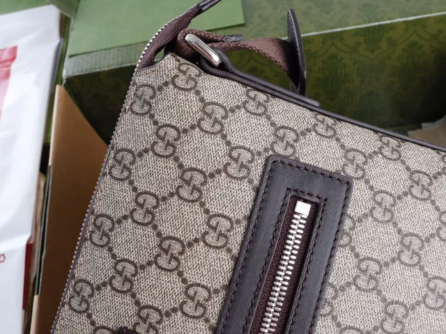 Sac messager Gucci Ophidia Beige Brown GG Monogram Canvas avec bande de cuir 4