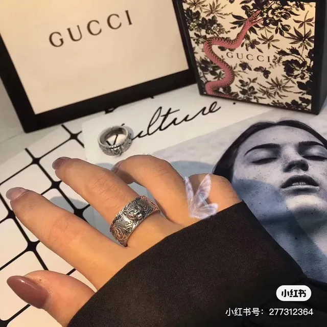Gucci Ornate Relief-Carved Silver-Toned Wide Band Ring 2