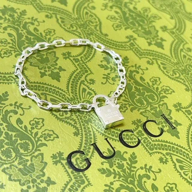 Gucci Padlock Silver-Tone Chain Bracelet 9