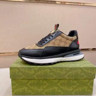 Gucci Rhyton بيج وأسود GG مونوغرام سنيكرز تشانكي