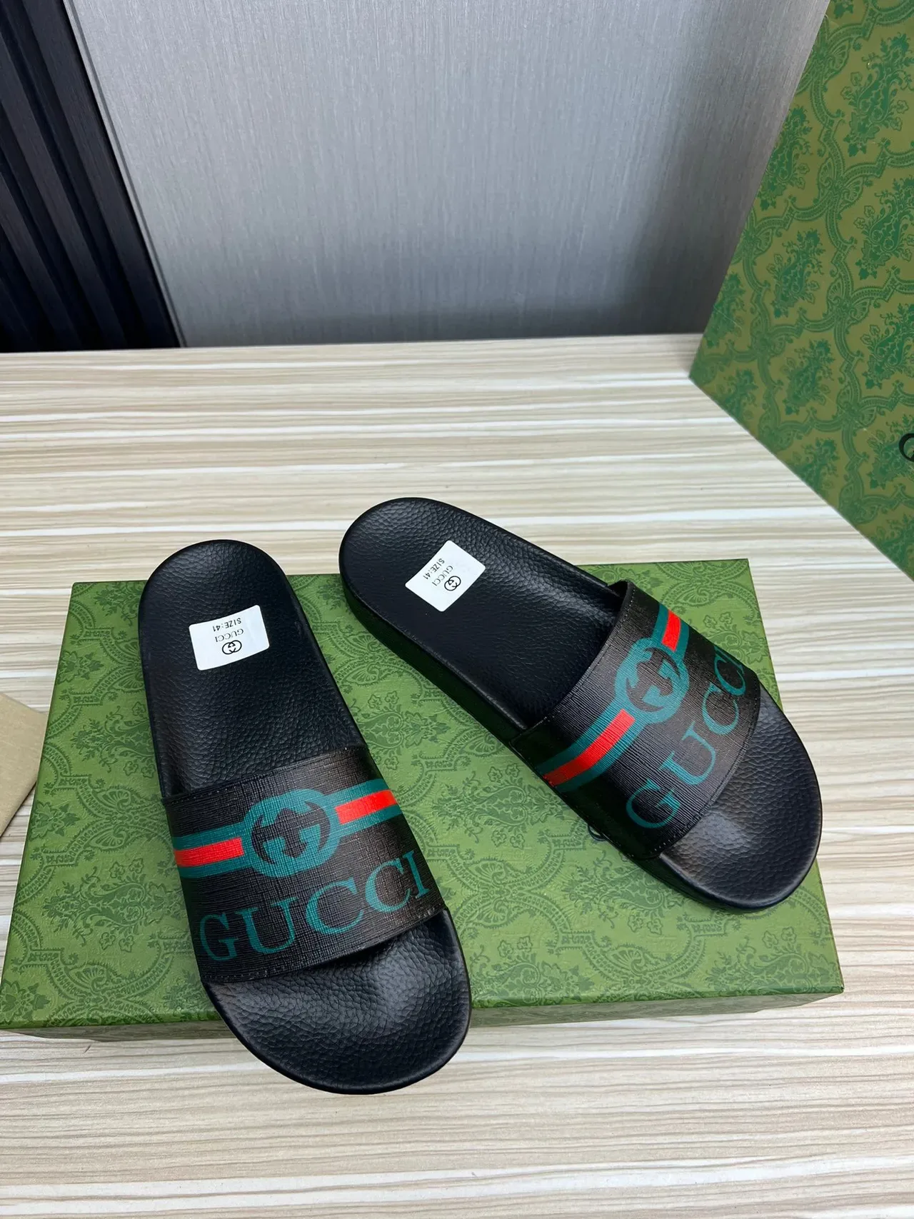 Gucci Screener काली हरी कंकड़ सोल जाली स्ट्राइप स्लिपर्स 5
