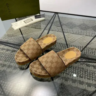 Gucci Screener GG Monogram बेज ब्राउन चप्पल