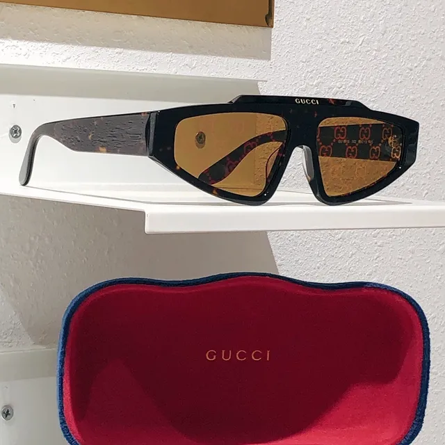Gucci Screener Monogram Lunettes de Soleil Noir Lentille Dégradée 7