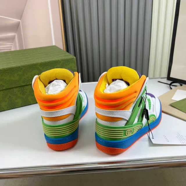 Gucci Screener multicolor com camadas high top estilo de vida tênis 3