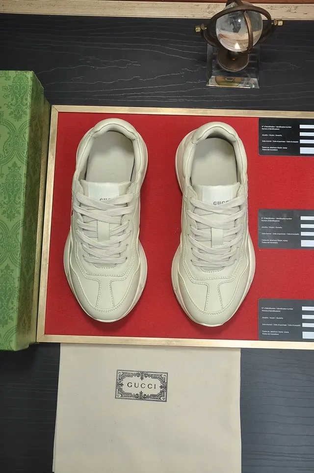 Gucci Screener Off-White Heart Graphic Lifestyle Sneakers 5