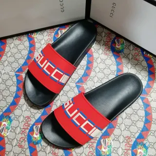 Gucci Screener लाल और काला Logo Strap Slippers