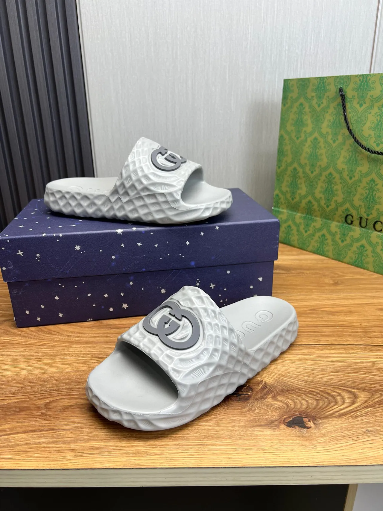 Gucci Screener Textured Quilted Gray Slippers 4
