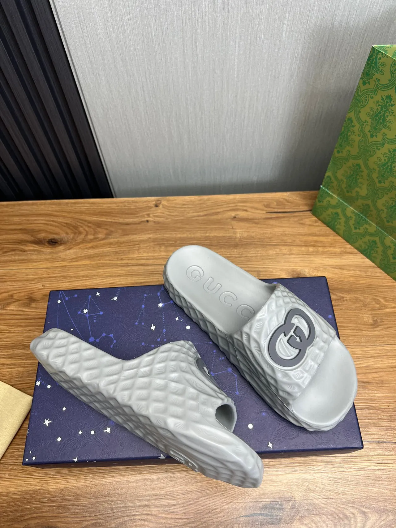 Gucci Screener Textured Quilted Gray Slippers 6