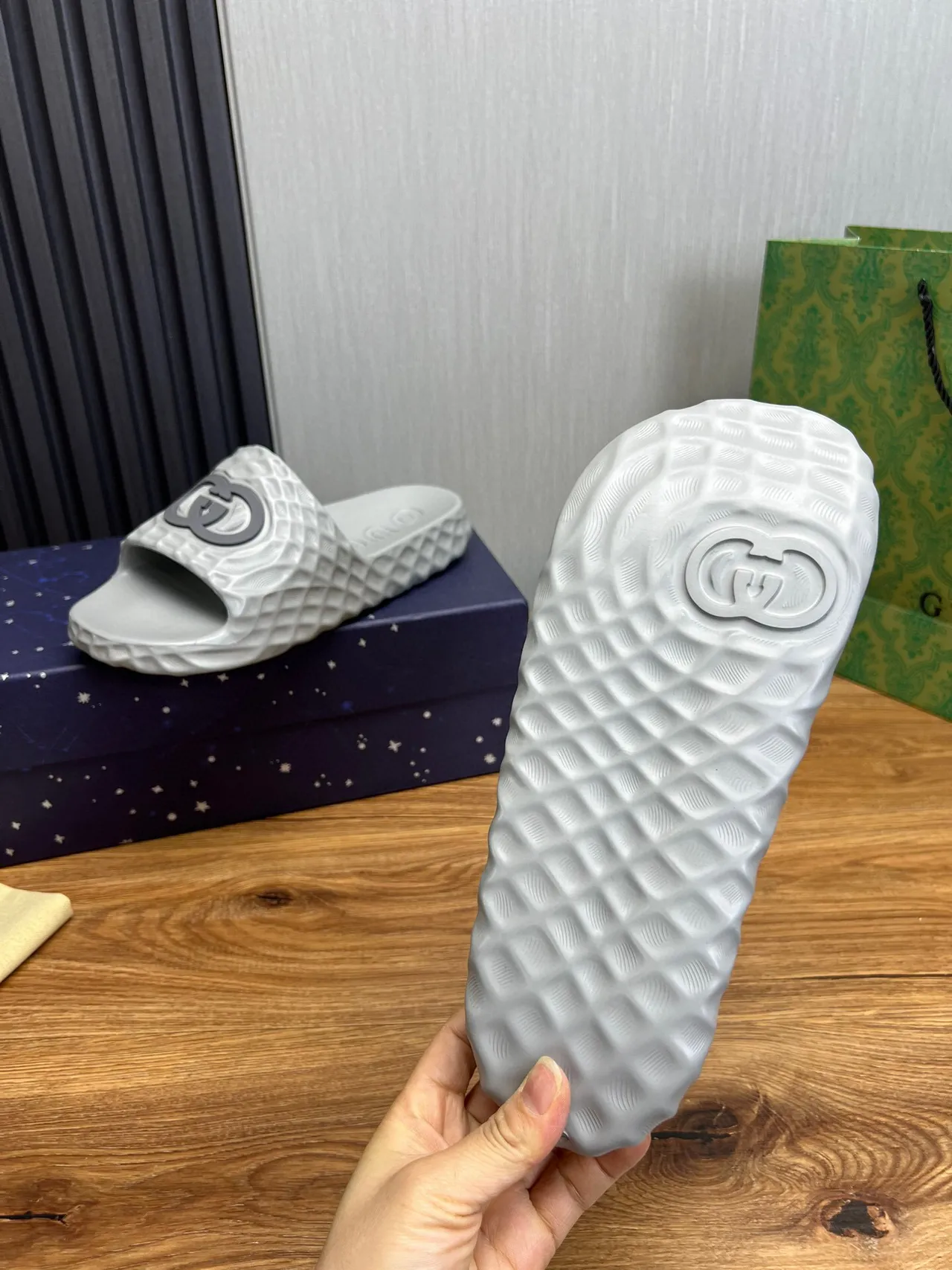 Gucci Screener Textured Quilted Gray Slippers 9