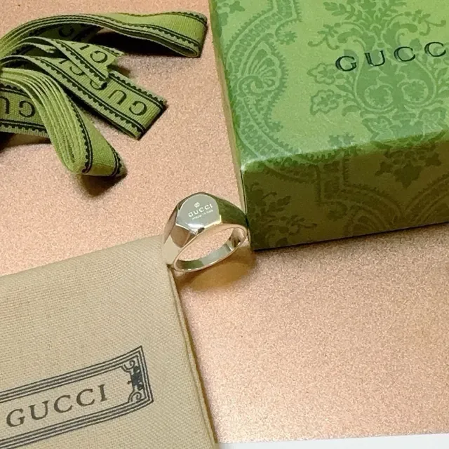 Gucci Signet Ring Gold-Tone Shield Engraved Logo Ring 2