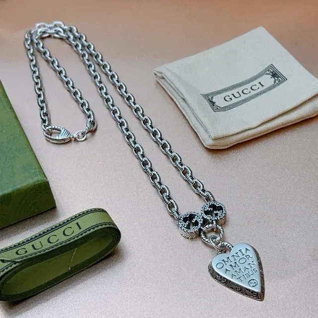 Gucci Silver Chain Heart Pendant Necklace 2