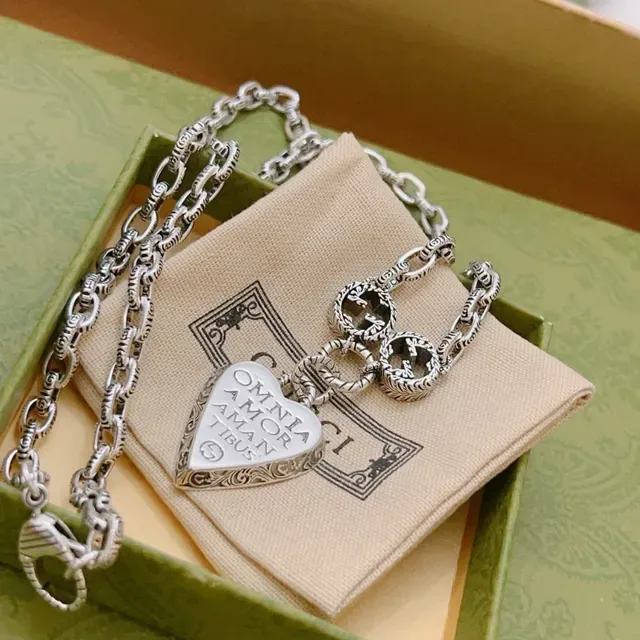Gucci Silver Chain Heart Pendant Necklace 4
