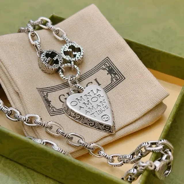 Gucci Silver Chain Heart Pendant Necklace 7