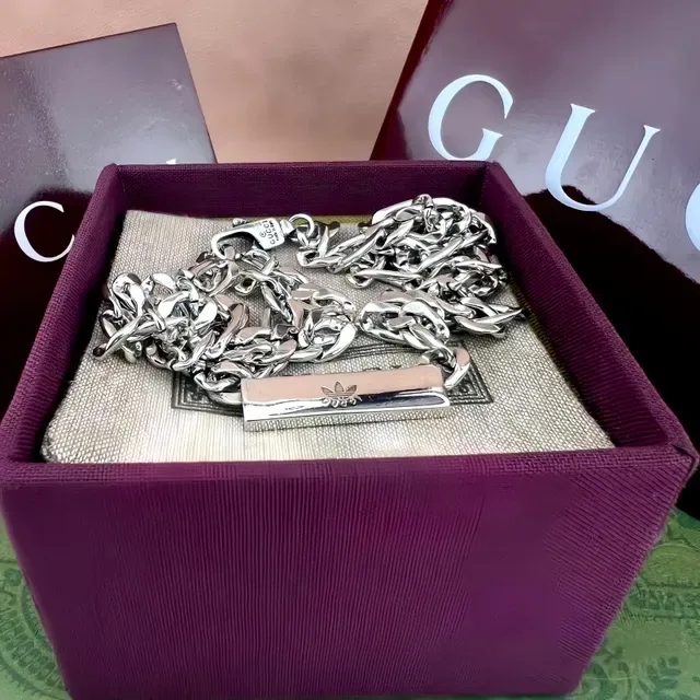 Gucci Silver Chunky Curb Chain Polished Necklace 4