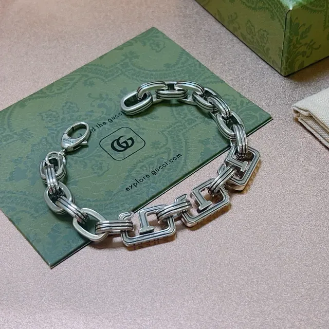 Gucci Silver Chunky Link Ribbed Metal Bracelet 9