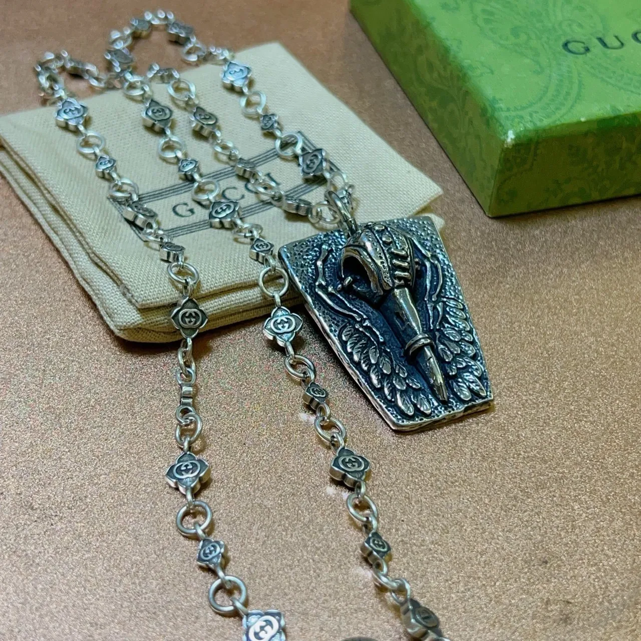 Gucci Silver Green Chain Floral-Link Motifs Necklace 4