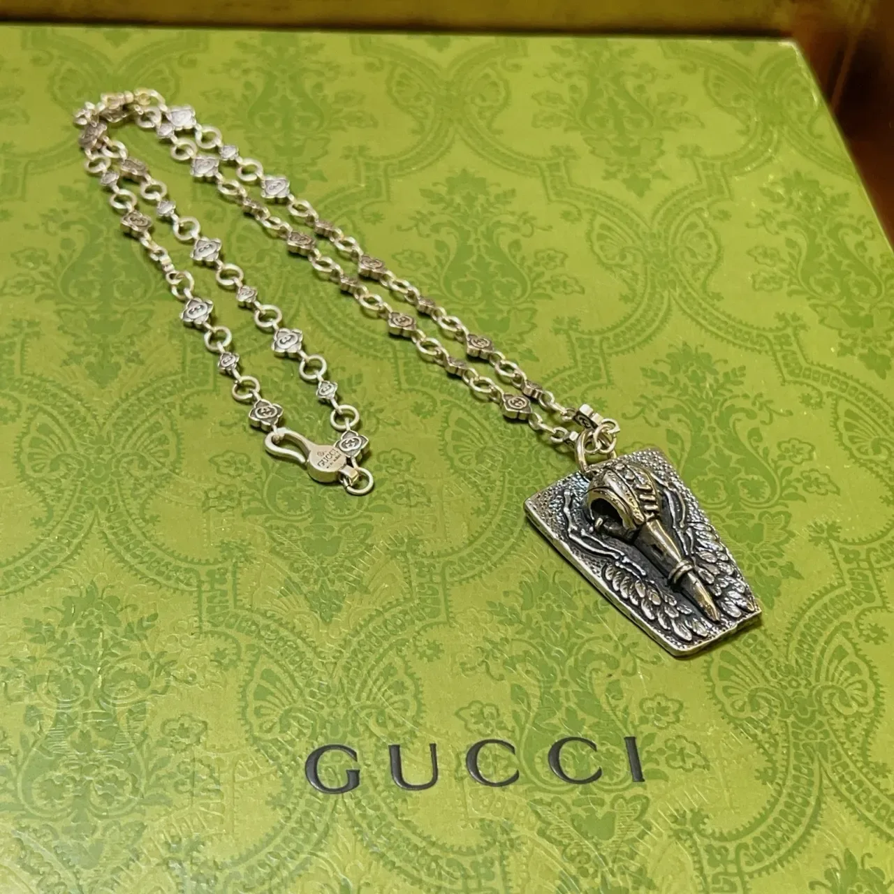 Gucci Silver Green Chain Floral-Link Motifs Necklace 9