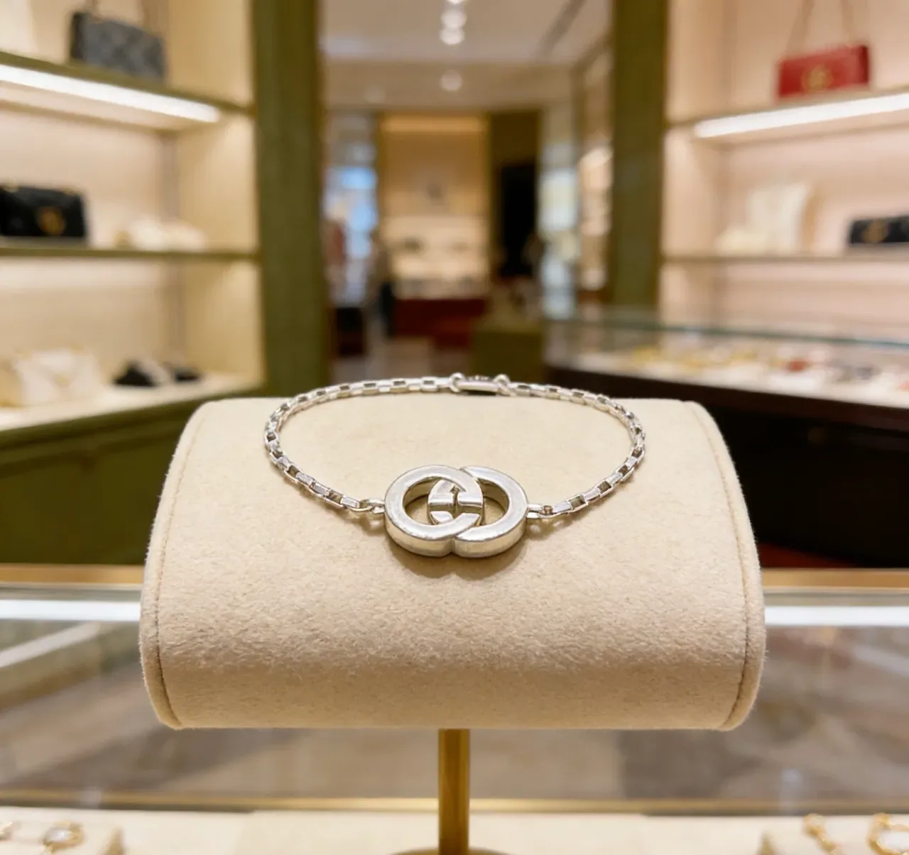 Gucci Silver Interlocking Double-G Logo Polished Chain Bracelet 5