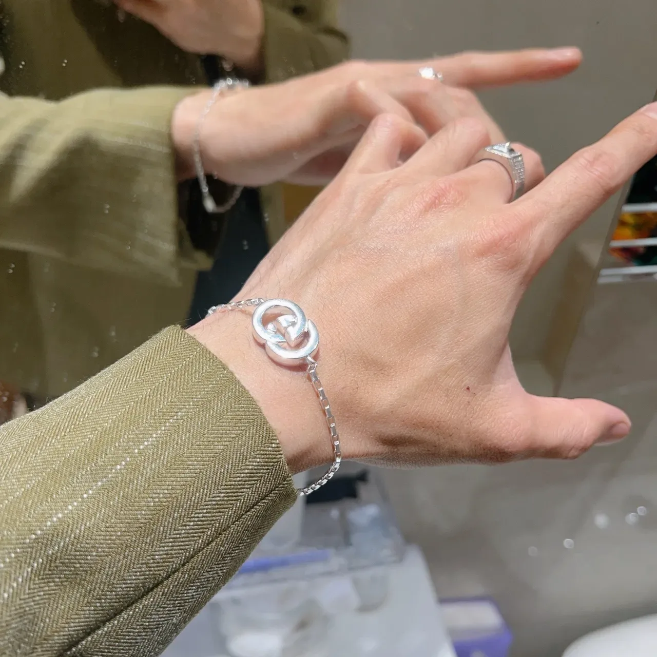 Gucci Silver Interlocking Double-G Logo Polished Chain Bracelet 7