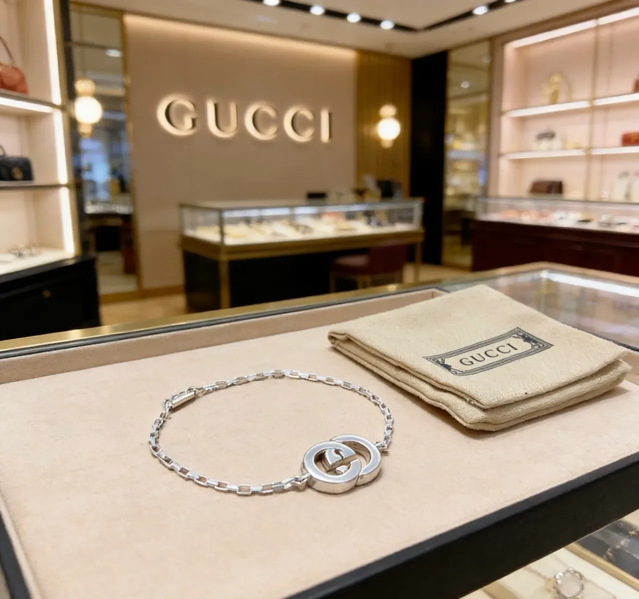 Gucci Silver Interlocking Double-G Logo Polished Chain Bracelet 8