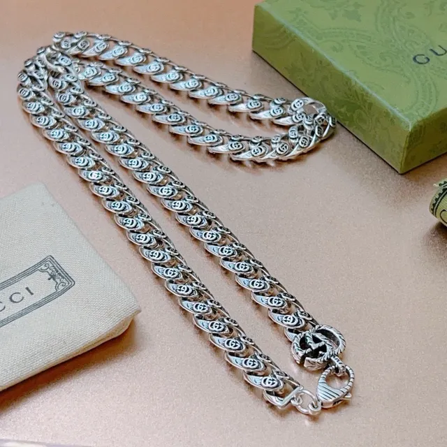 Gucci Silver Interlocking G Motif Chain Curb-Link Construction Necklace 6