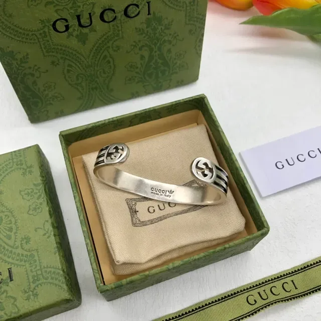 Gucci Silver-Tone and Black Enamel Striped Cuff Bracelet 2