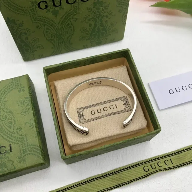 Gucci Silver-Tone and Black Enamel Striped Cuff Bracelet 4