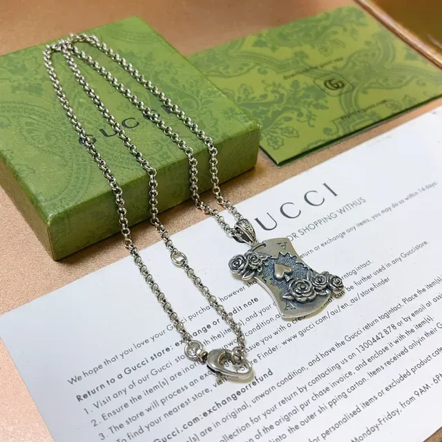 Gucci Silver-Tone Rose and Spade Shield Pendant Necklace 7