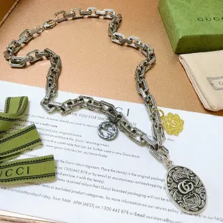 Gucci 银色黄色华丽链接链 GG Logo Charms 项链