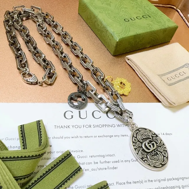Gucci 银色黄色华丽链接链 GG Logo Charms 项链 5